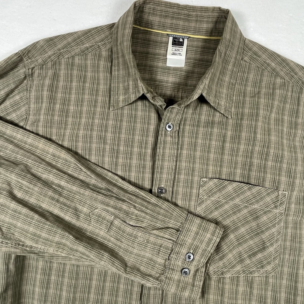 The North Face Men's L Olive Green Tan Plaid Cotton Long Sleeve Button Up Shirt